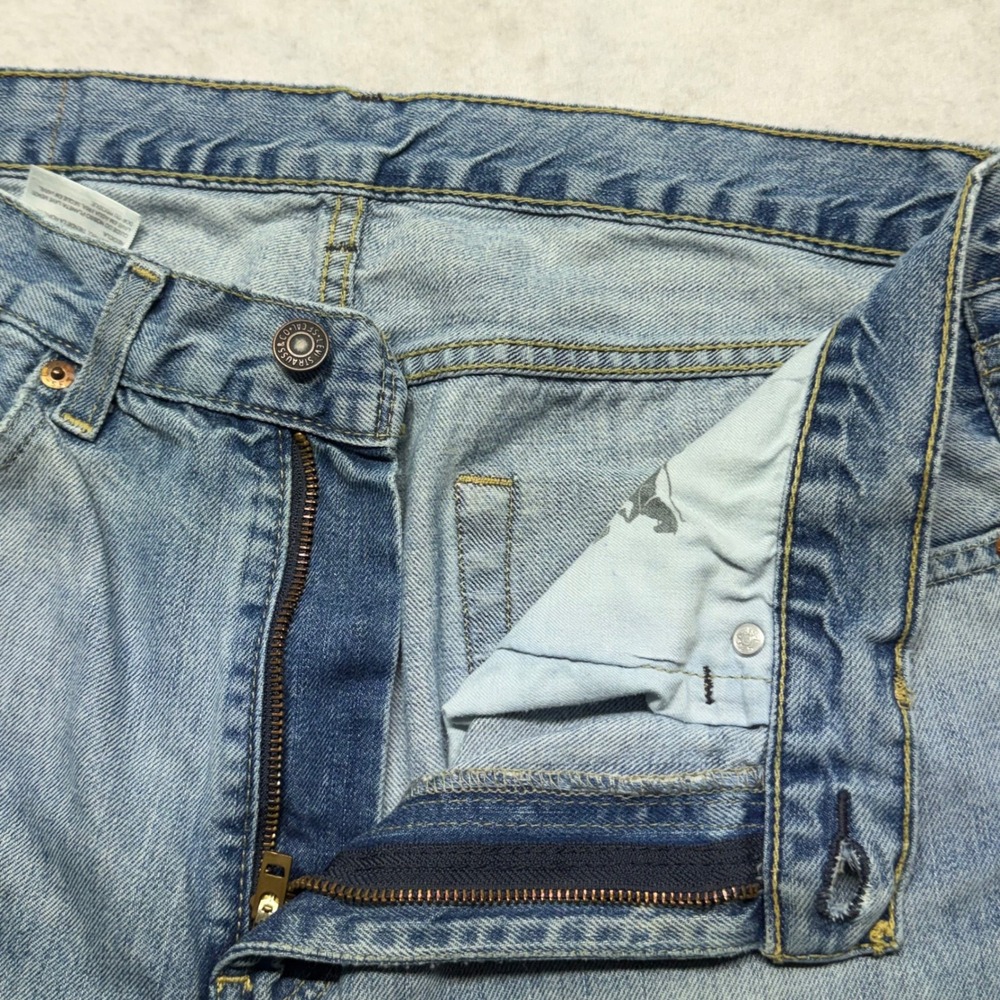 Levis 505 Regular Fit Mens 34x32 Light Wash Distressed Straight Leg Denim Jeans - Picture 14 of 14